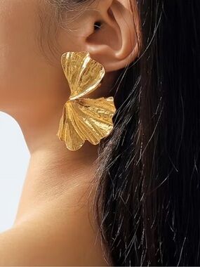 Gold Leaf Sculptural Drop Earrings - Women Jewelry
